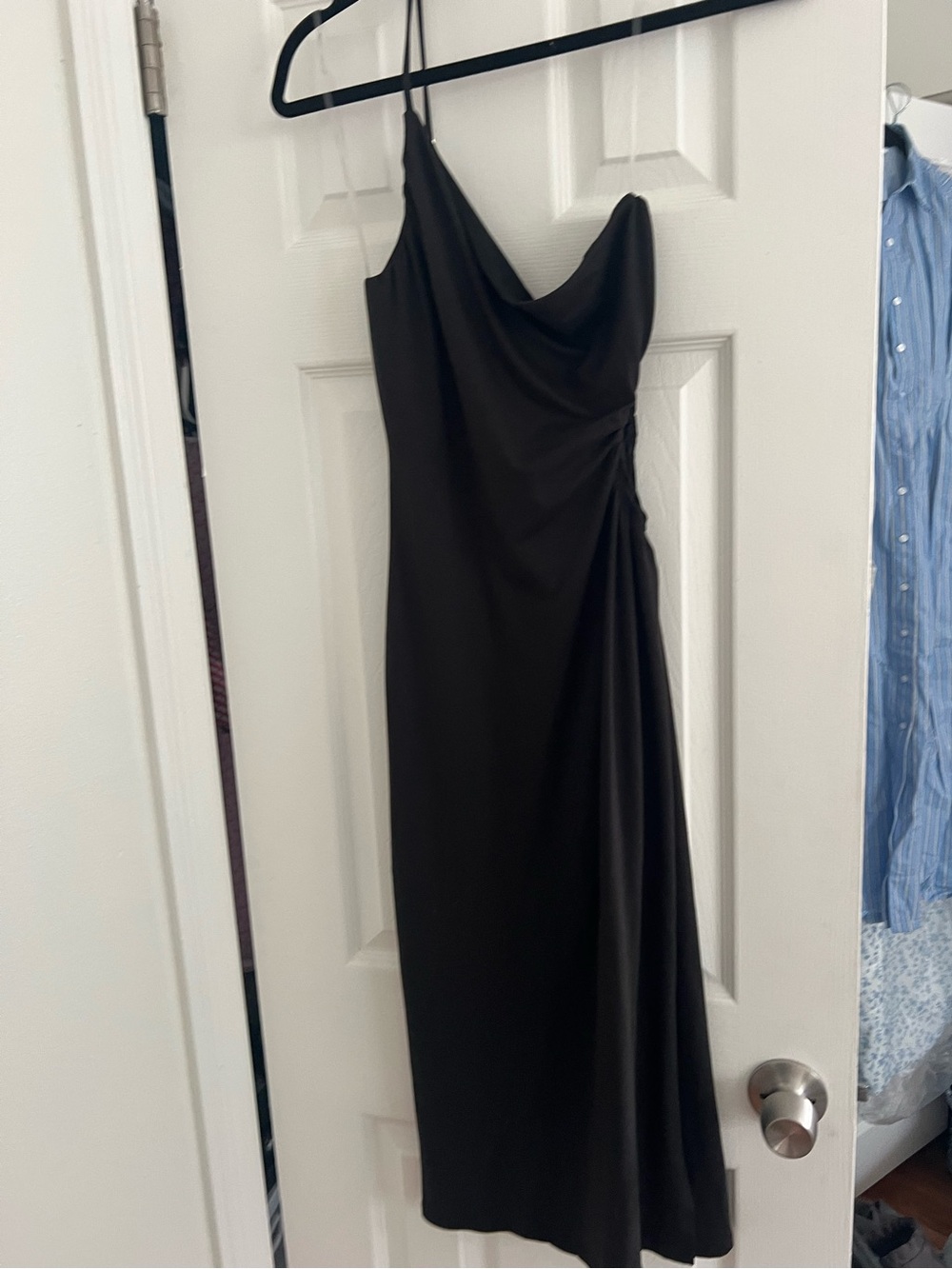 Never worn Le Lis Black One-Shoulder Midi bodycon Dress